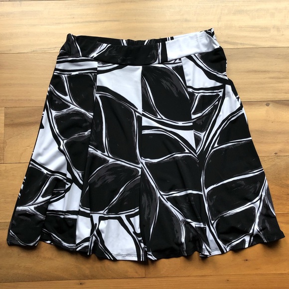 Boho Leaf Pattern Skirt - Picture 3 of 3